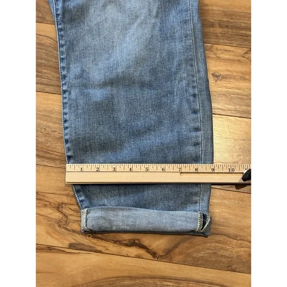 Judy Blue Womens 20W Boyfriend Fit Jeans Light Wash Stretch Cuffed JB82335 - Picture 12 of 12